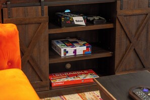 Game room - The Clementine - Walk to Restaurants, Shops, Bars in Historic Downtown! (Hot Springs)
