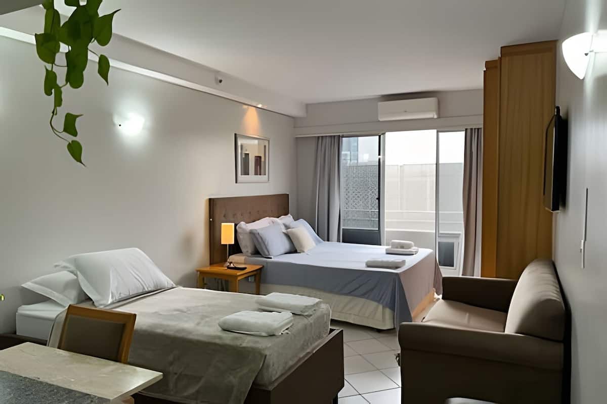 Appartamento Classic | Biancheria da letto di alta qualità, copriletto in piuma, Wi-Fi gratuito