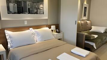 Apartamento | Roupas de cama premium, edredons de pluma, Wi-Fi de cortesia