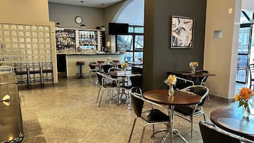 Appartement Classique | Bar (sur place)