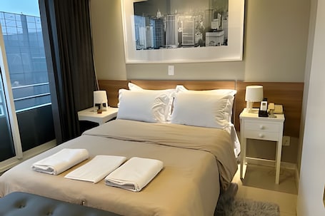 Apartment | Premium bedding, down comforters, free WiFi