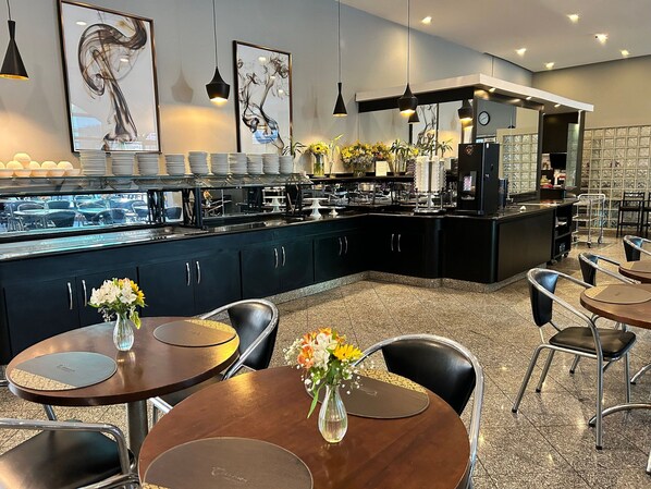 Classic Apartment | Dining