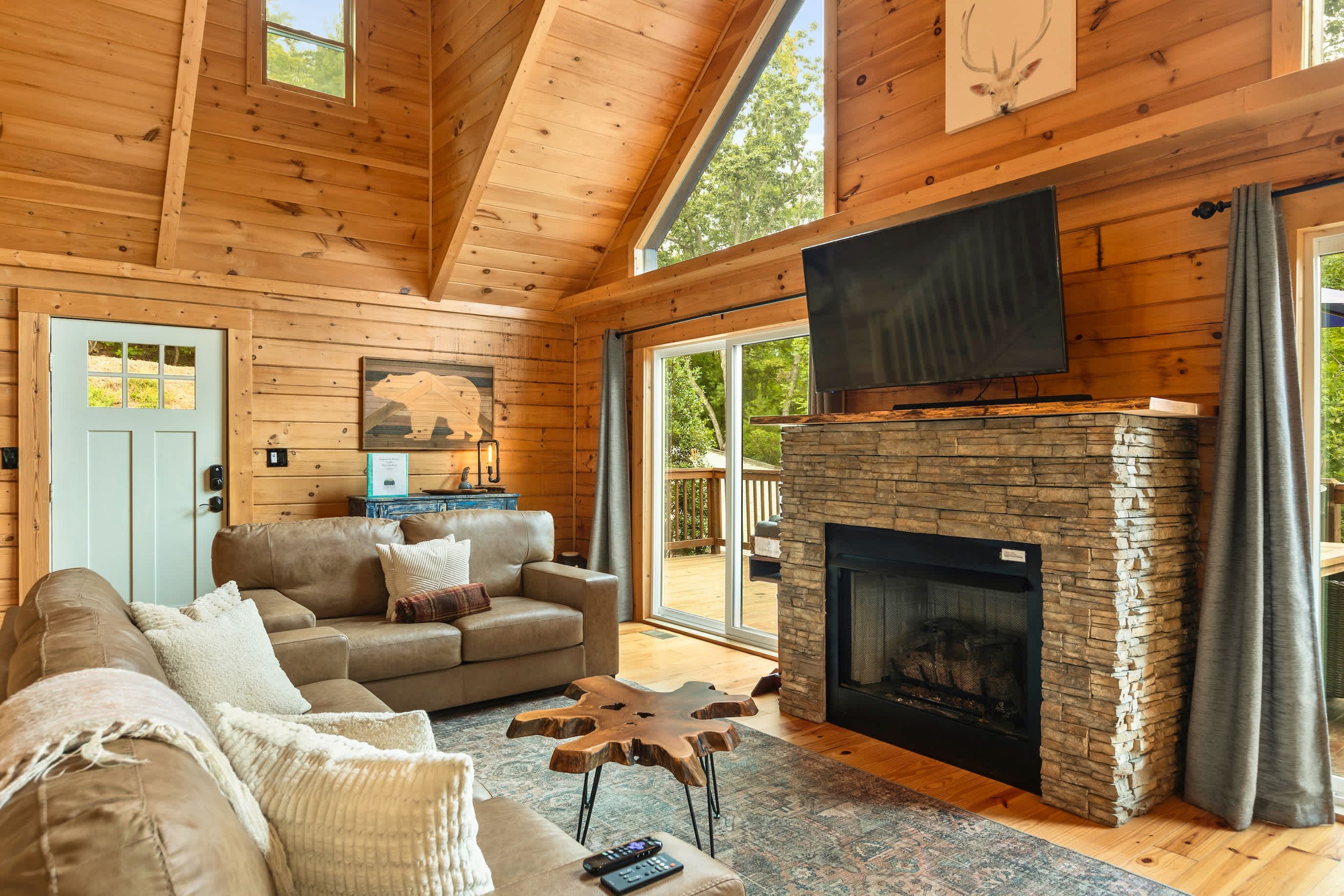 TV, fireplace, offices