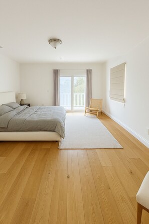 4 slaapkamers, een bureau, een strijkplank/strijkijzer, gratis wifi