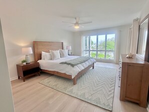 2 bedrooms, desk, iron/ironing board, WiFi