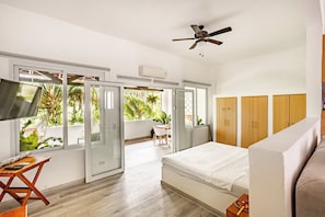 1 dormitorio, tabla de planchar con plancha, wifi y ropa de cama