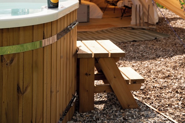 Bain à remous extérieur