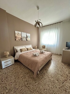 2 bedrooms, iron/ironing board, free WiFi, bed sheets - The Dwelling of Renzina (Monopoli)