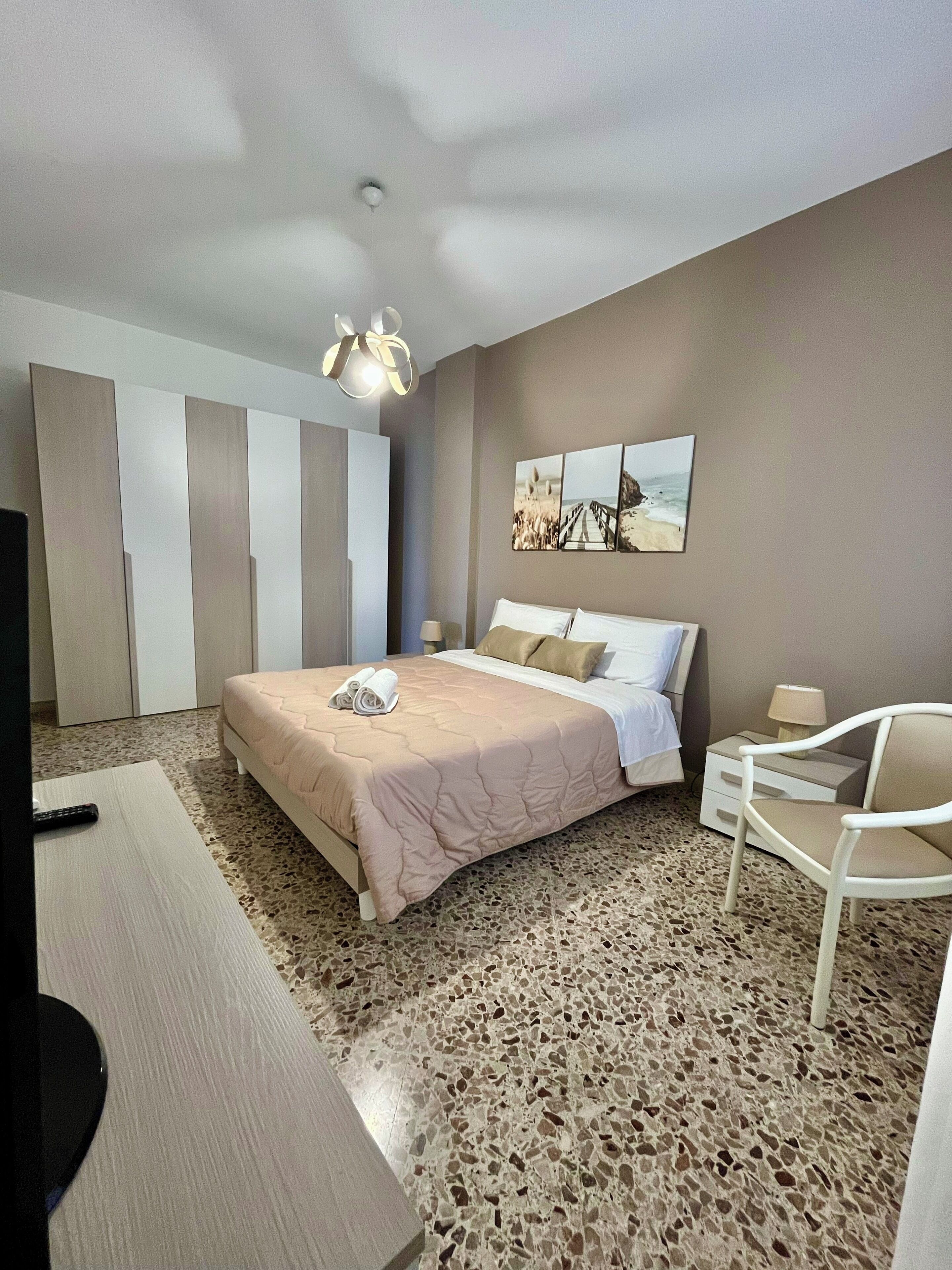 2 bedrooms, iron/ironing board, free WiFi, bed sheets