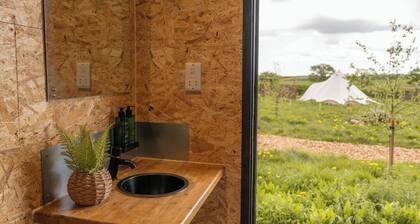 Beautiful Family or Friends Bell Tent in the Quiet Countryside. Dog Friendly.