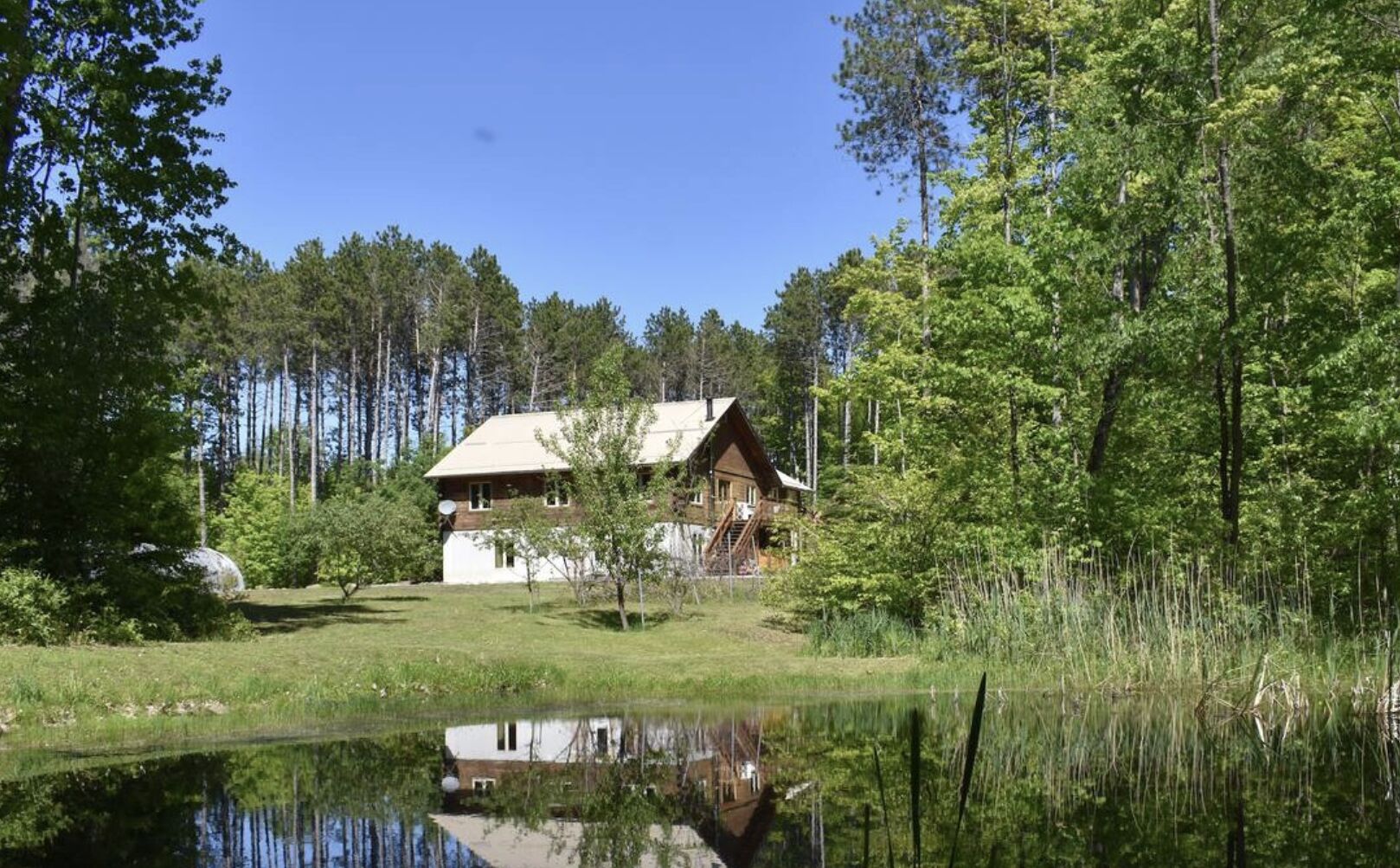 المنشأة من الخارج