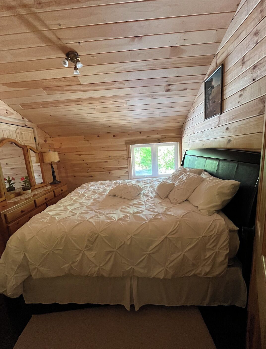 3 عدّة غرف نوم وواي فاي وملاءات أسرّة