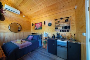 1 室のベッドルーム、WiFi