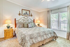 3 habitaciones, tabla de planchar con plancha, internet y ropa de cama