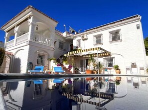 Pool - Villa Mara is a luxurious villa in Caleta de Vélez, Costa del Sol. (Caleta de Vélez)