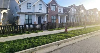 Willoughby Luxe Retreat