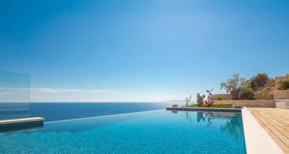 5BR Seafront Villa Sanctuary with Infinity Pool