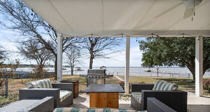 Lakefront Family Retreatâ Private Dock & Fire Pitâ
