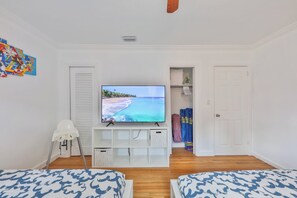 3 bedrooms, iron/ironing board, travel crib, free WiFi