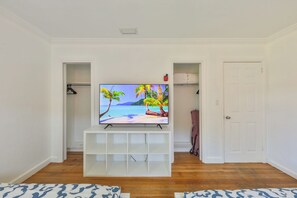 3 soverom, strykejern/-brett, reiseseng for barn og wi-fi (inkludert)