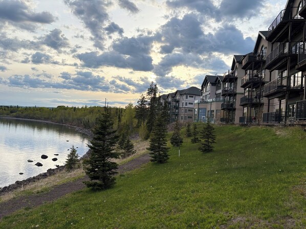 Exterior - Sunrise Suite on Lake Superior- Pool & Hot Tub (Two Harbors)