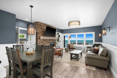 Sunrise Suite on Lake Superior- Pool & Hot Tub