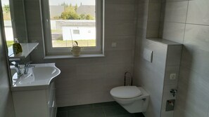 Shower, hair dryer, towels, soap - ELW Anouk incl. resort tax (Börgerende-Rethwisch)
