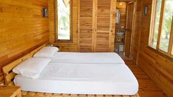 5 bedrooms, WiFi, bed sheets