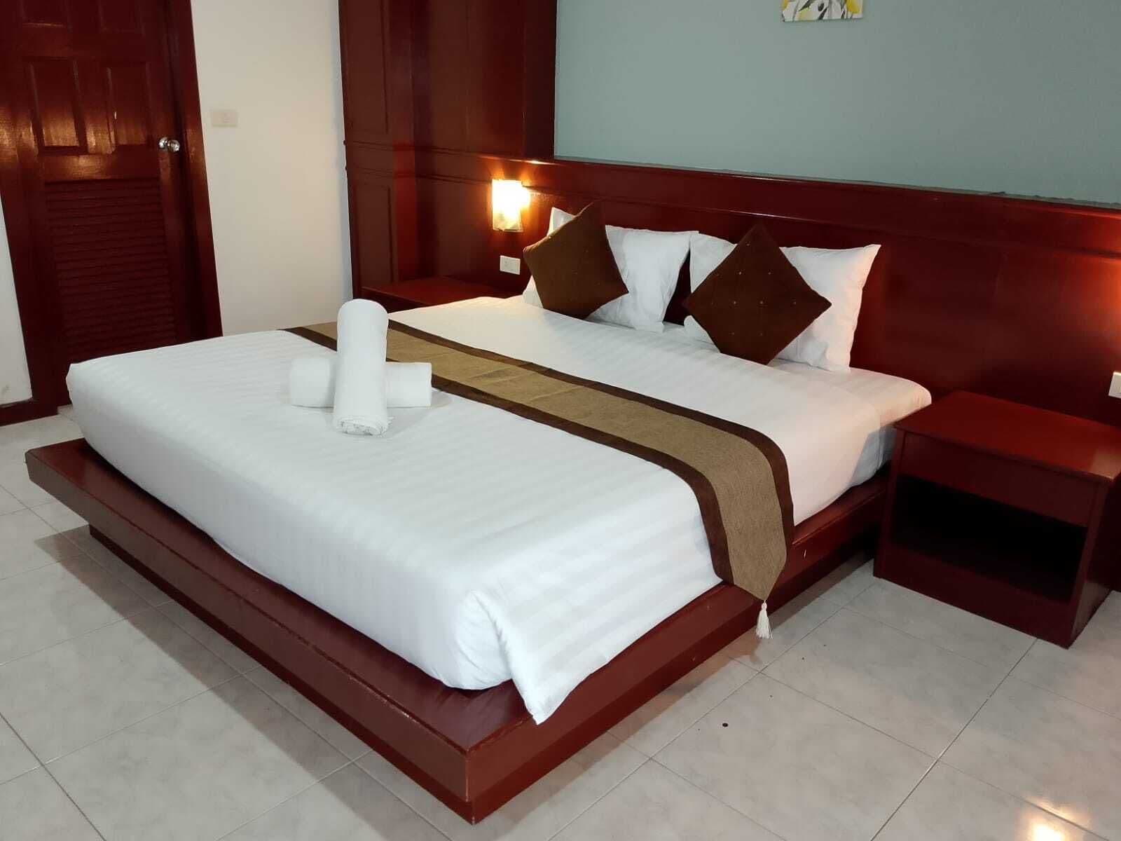 Superior tweepersoonskamer | Een kluis op de kamer, een strijkplank/strijkijzer, gratis wifi