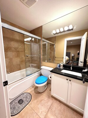 Asciugacapelli, asciugamani, carta igienica