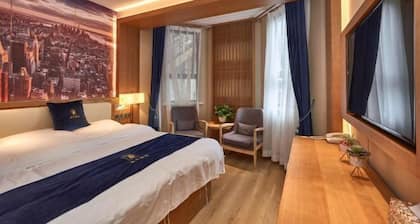 Super 8 Hotel (Beijing Qianmen Tiantan Park)