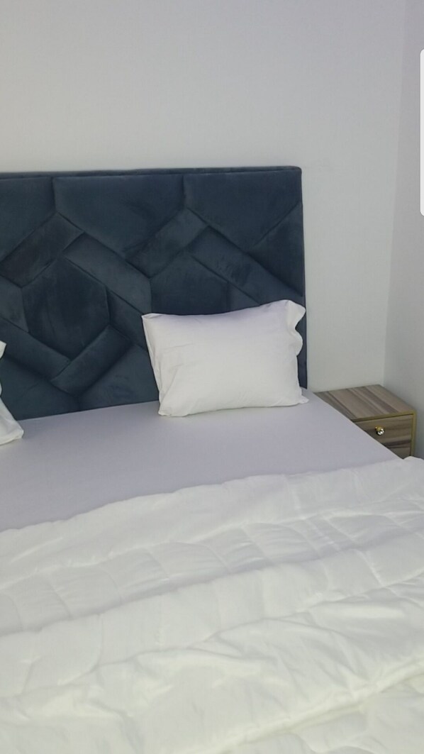 9 bedrooms, WiFi - 9-bedroom hotel in charming Port Harcourt, Nigeria with AC, WiFi (Port Harcourt)
