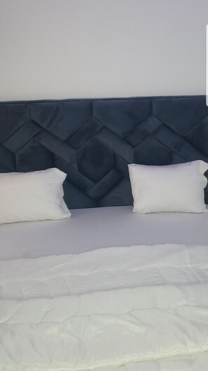9 bedrooms, WiFi - 9-bedroom hotel in charming Port Harcourt, Nigeria with AC, WiFi (Port Harcourt)