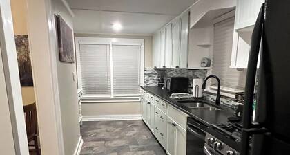 Charmer 2bed house fenced in Broken Arrow. Rose District 1 block off Main pet ok