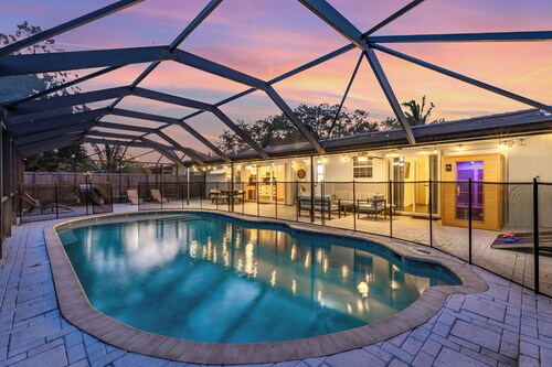 7 mins to beach! Pool+Sauna+Outdoor games