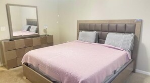 2 chambres, fer et planche à repasser, Wi-Fi, draps fournis