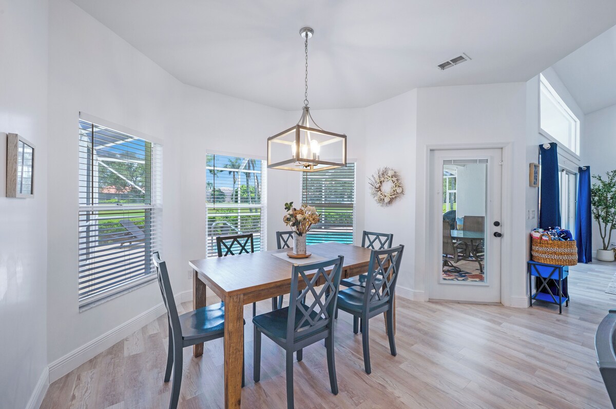 Photo 10 of Updated 3-bedroom house in Lely Resort, with private pool and golf course view.