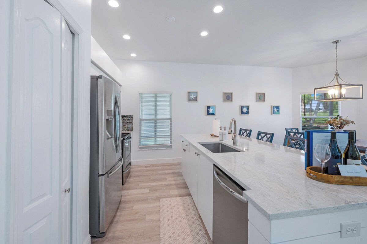 Photo 12 of Updated 3-bedroom house in Lely Resort, with private pool and golf course view.
