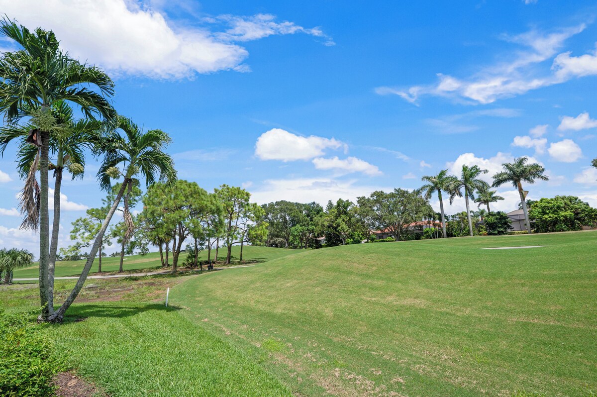 Photo 21 of Updated 3-bedroom house in Lely Resort, with private pool and golf course view.