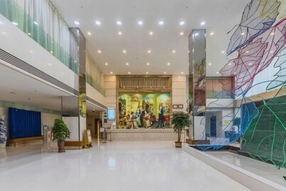 Vienna Classic Hotel (Hengtong Fortune Center Store)
