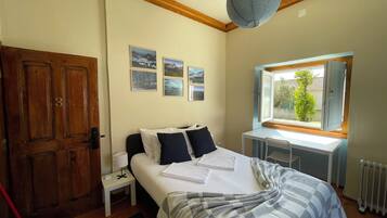 Habitación estándar doble | Escritorio, wifi gratis, ropa de cama