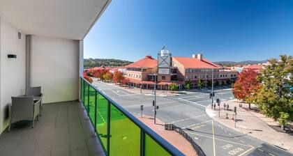 Stylish Stay Near Lake Tuggeranong