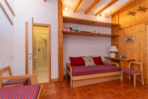 1 habitación y ropa de cama 