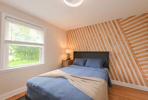 2 bedrooms, iron/ironing board, travel cot, WiFi - JazzKey Suites & Kindred Retreats / Full Kitchen/Coffee Bar/Good Vibes/WiFi (Parkville)