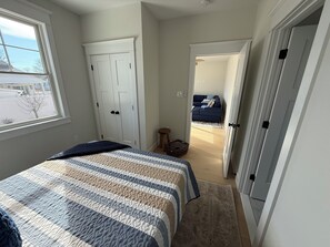 4 bedrooms, desk, iron/ironing board, free WiFi