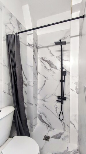 Hair dryer, towels, soap, shampoo - Blue Horizon Studio: the perfect spot for unforgettable Crete holidays! (Chania)
