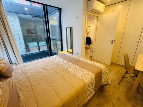 Charming Central Stay in Aveiro, walk to Canals & Cafes