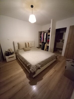 3 Schlafzimmer, Bügeleisen/Bügelbrett, WLAN, Bettwäsche