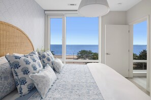 2 bedrooms, desk, iron/ironing board, travel crib