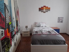 3 bedrooms, iron/ironing board, bed sheets - Turist and pets (Sandra di Castelnuovo del Garda)